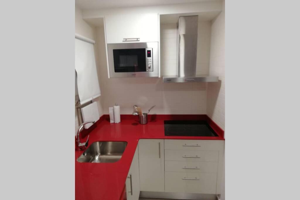 M1 Cool Loft 1 Min Walk To Metro 15 Min Center By Metro Apartment เอสปูเกส เด โยเบรกาต ภายนอก รูปภาพ