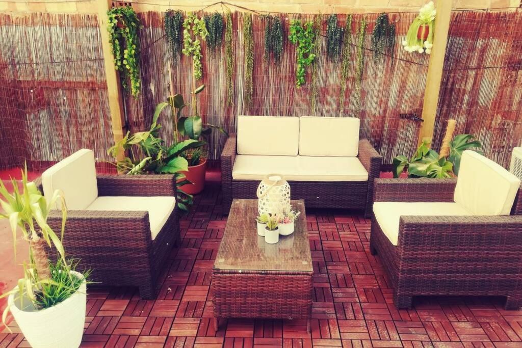 M1 Cool Loft 1 Min Walk To Metro 15 Min Center By Metro Apartment เอสปูเกส เด โยเบรกาต ภายนอก รูปภาพ